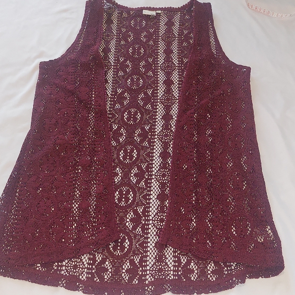 Mudd Burgundy Crochet Sleeveless Vest Size L Juniors .